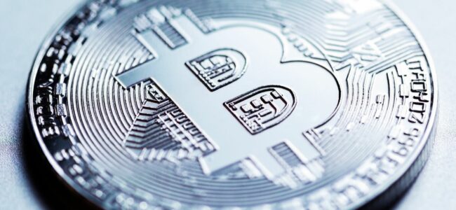 Como investir em Bitcoin com pouco dinheiro?