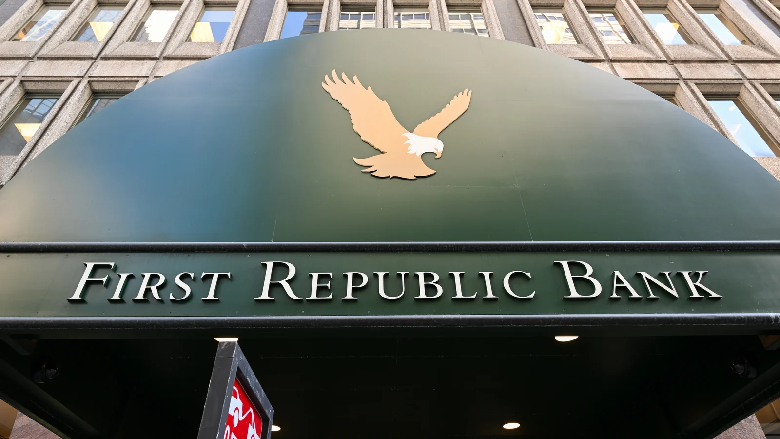 First Republican Bank, Crypto e Defi